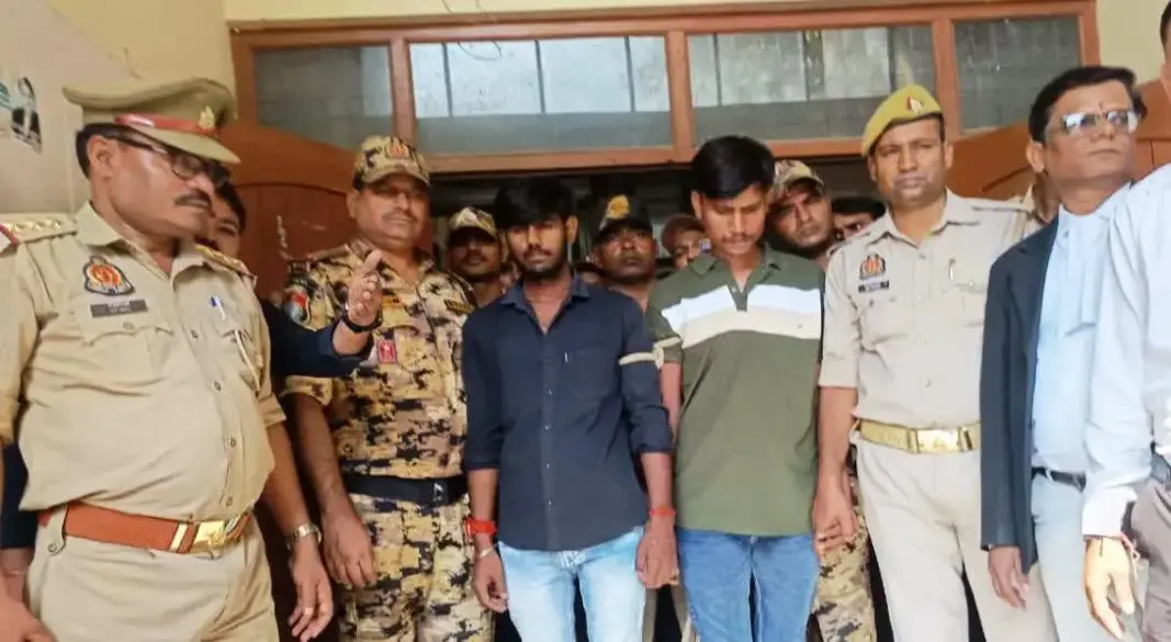 पुलिस हिरासत में दोनों दोषी