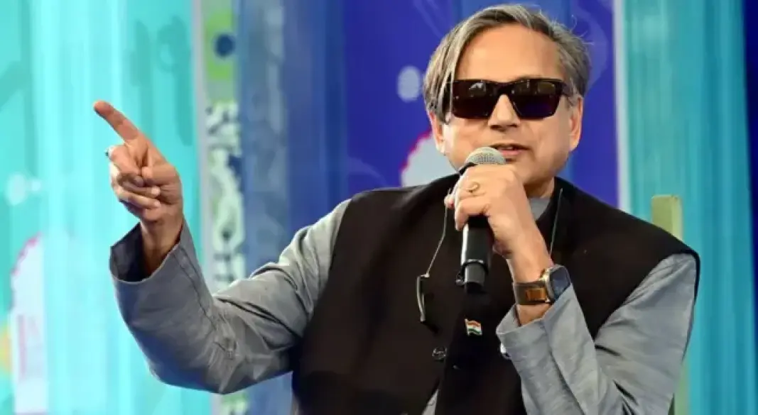 शशि थरूर बोले-बड़े इवेंट्स में गड़बड़ियां हो सकती हैं