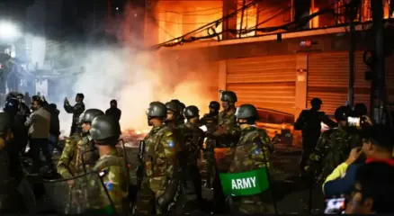 बांग्लादेश हिंसा-बॉर्डर तक कट्‌टरपंथियों का मार्च, मंदिर के बाहर नारेबाजी