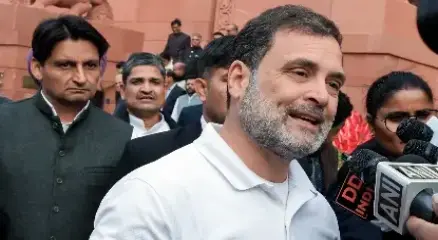 लोकसभा में राहुल के भाषण पर लगातार दूसरे दिन हंगामा
