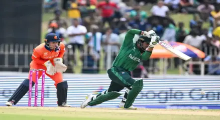 टी-20 वर्ल्ड कप के पहले मैच में हारते-हारते जीता पाकिस्तान