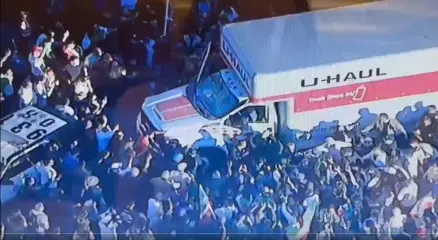 अमेरिका में ईरान विरोधी रैली में ट्रक घुसा